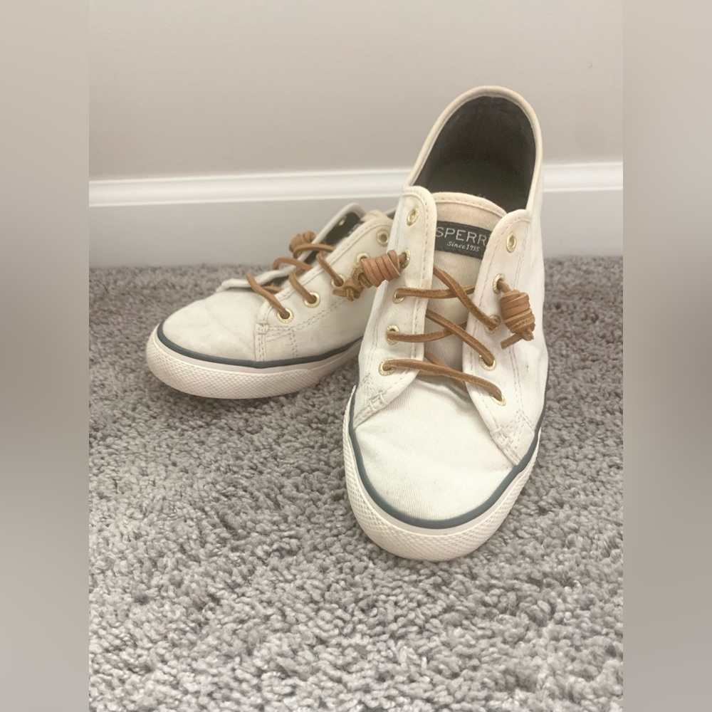 Sperry Top-Sider walking shoe. Women’s size 7.5 M in white